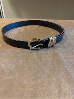 Women’s black leather belt with gold hardware Loft size M